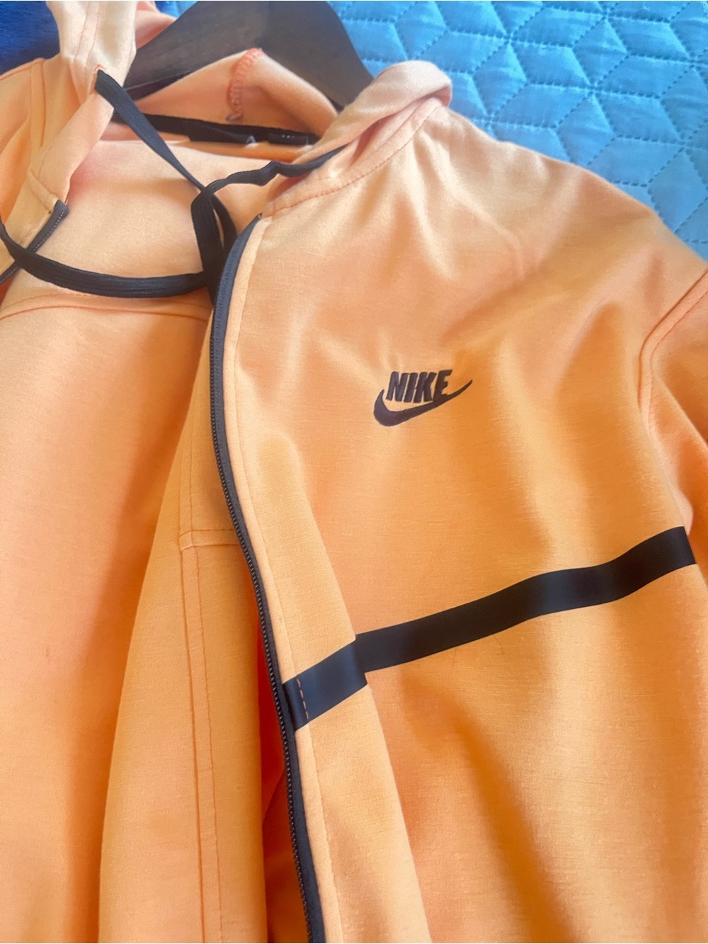 Nike Orange Hooded Zip Jacket with Black Pant Accents size Medium 👟👟👟